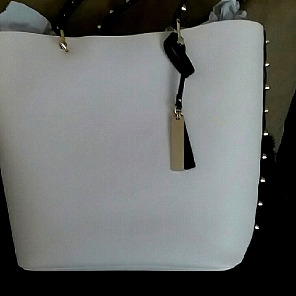 Tote - Picture 2 of 5